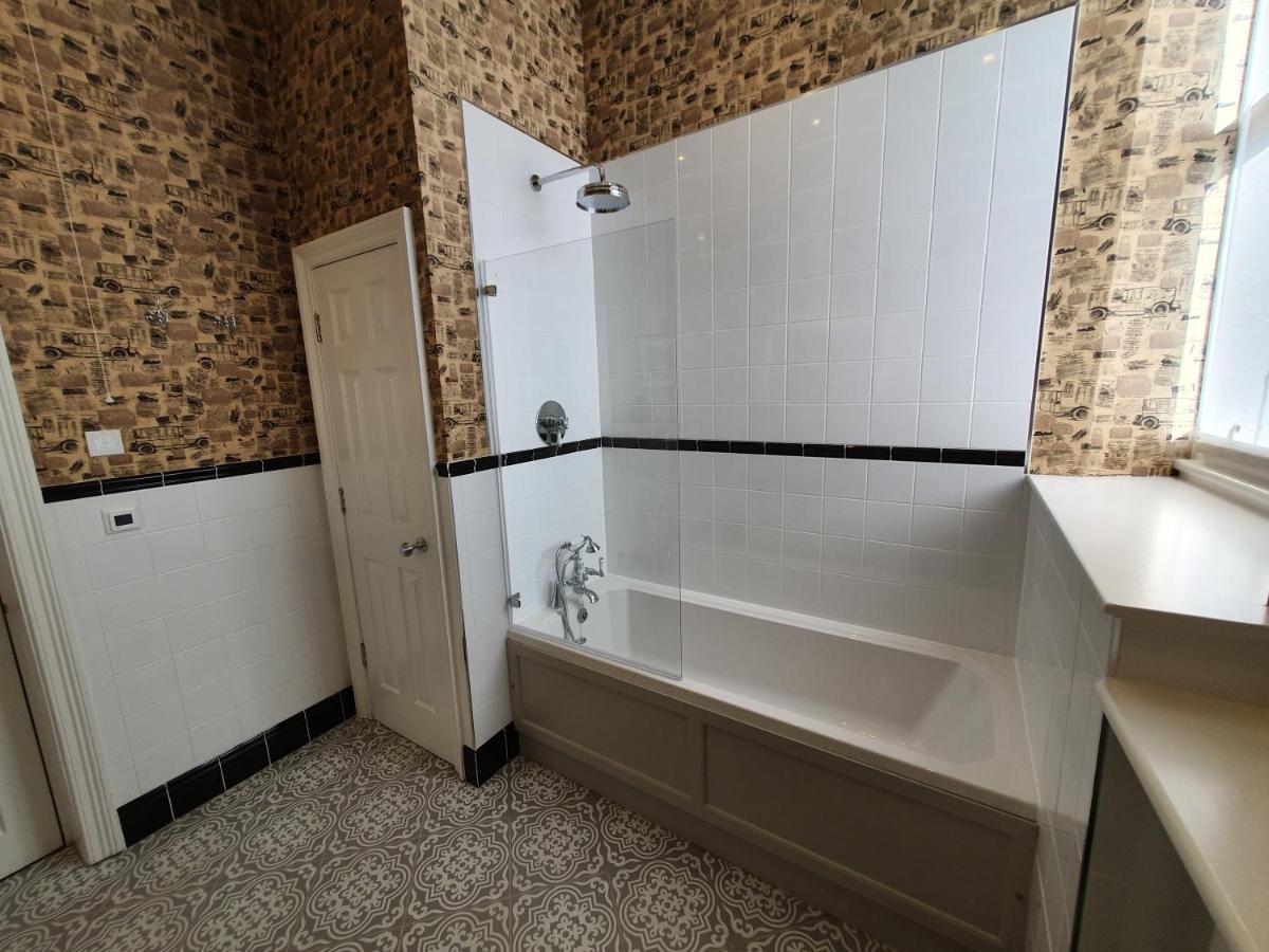 6 Rowntree House Apartment *